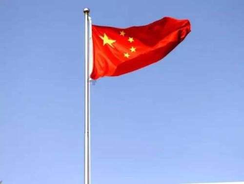 路遇落水车辆 法院干警出手相救